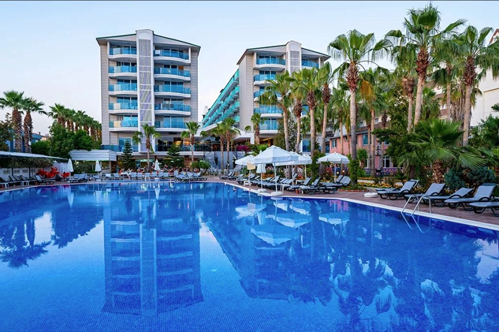 Готель CONCORDIA CELES HOTEL - Головна будівля