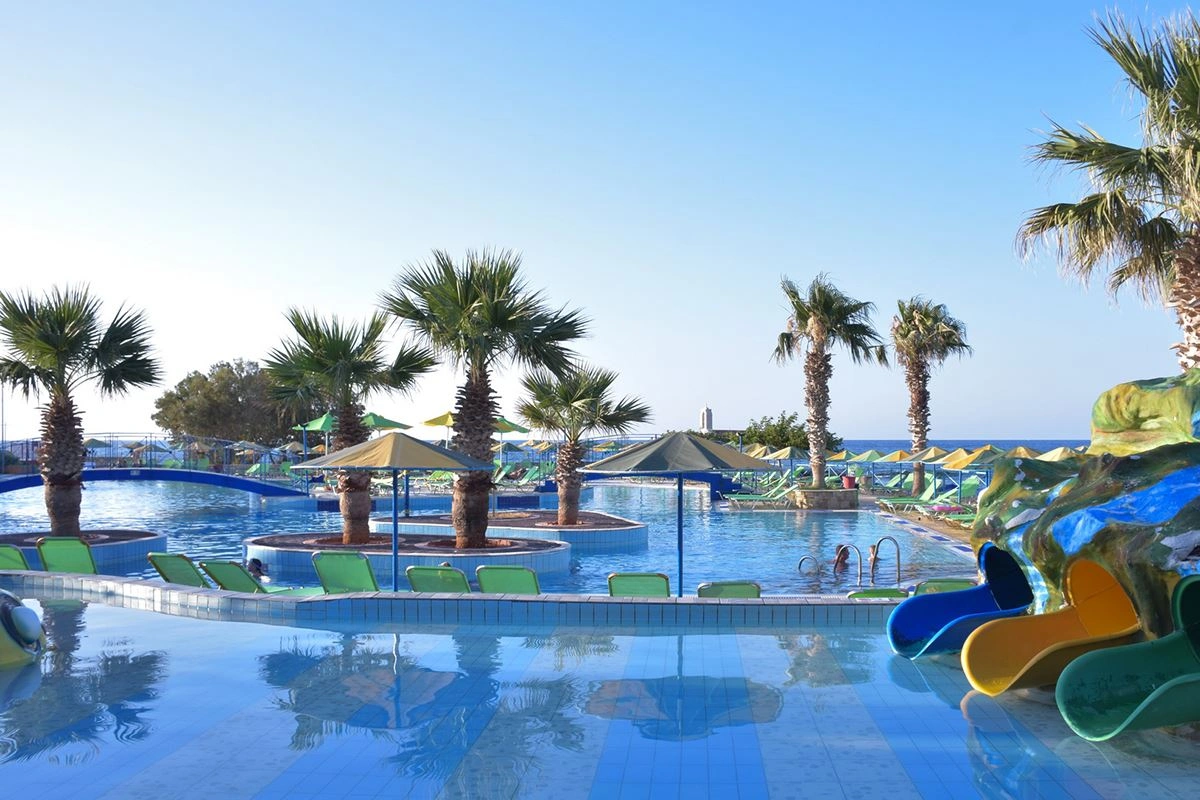 ERI BEACH - ღია აუზი