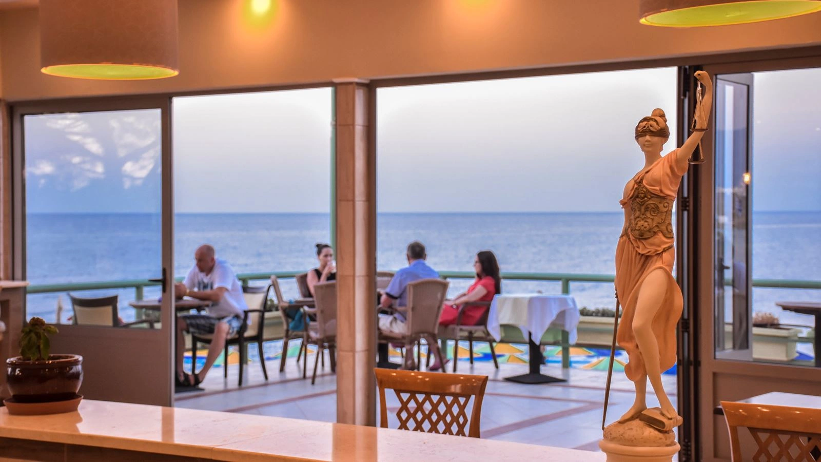 ERI BEACH - რესტორანი