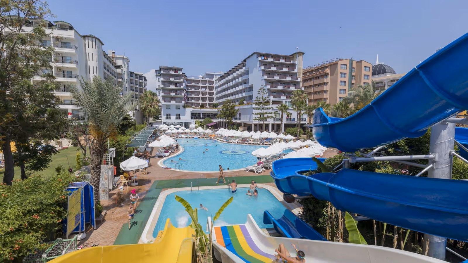 Готель HOLIDAY PARK RESORT - Головна будівля