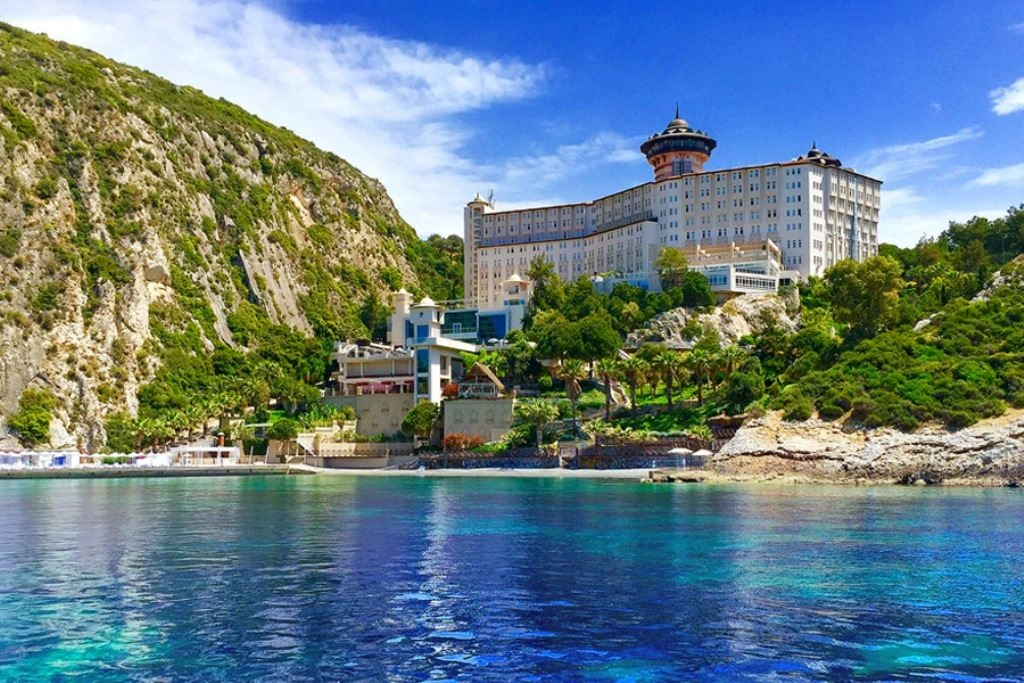 Готель LADONIA HOTELS ADAKULE - Головна будівля