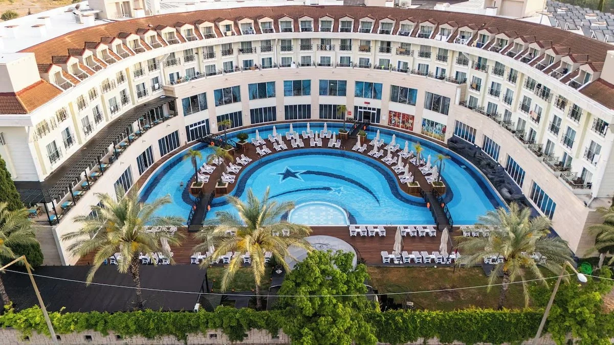 Готель MEDER RESORT HOTEL - Головна будівля