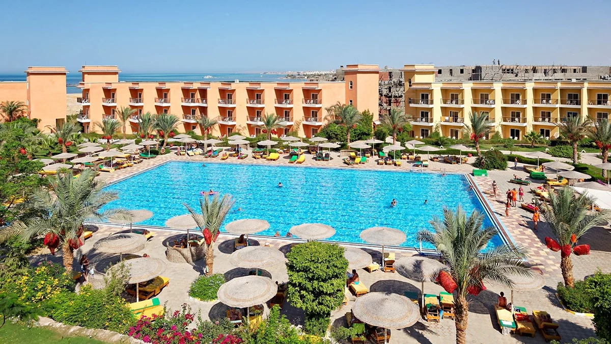 Готель THREE CORNERS SUNNY BEACH RESORT - Відкритий басейн