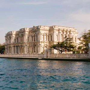 Дворец Бейлербейи
