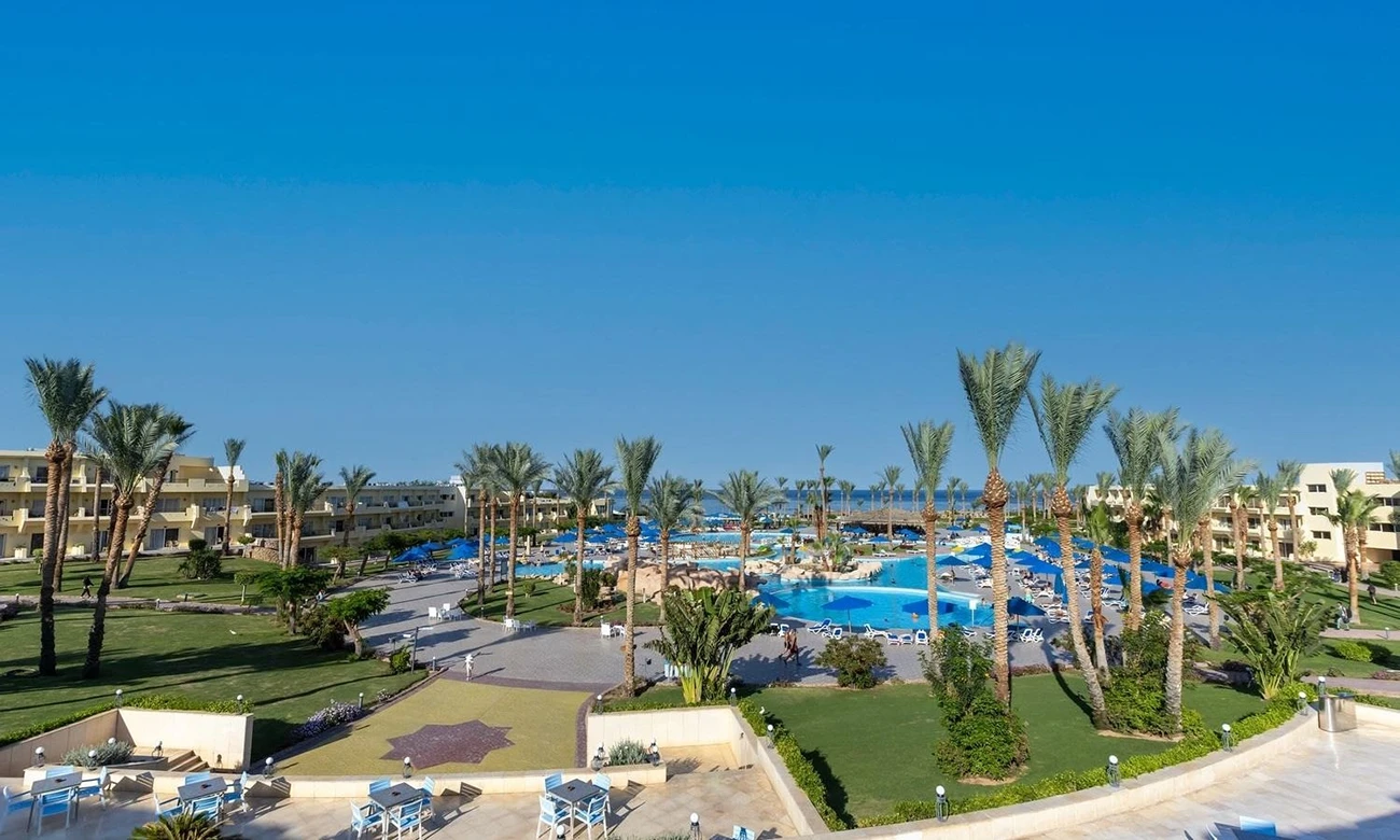 Готель AMWAJ OYOUN HOTEL& RESORT - Загальний вигляд